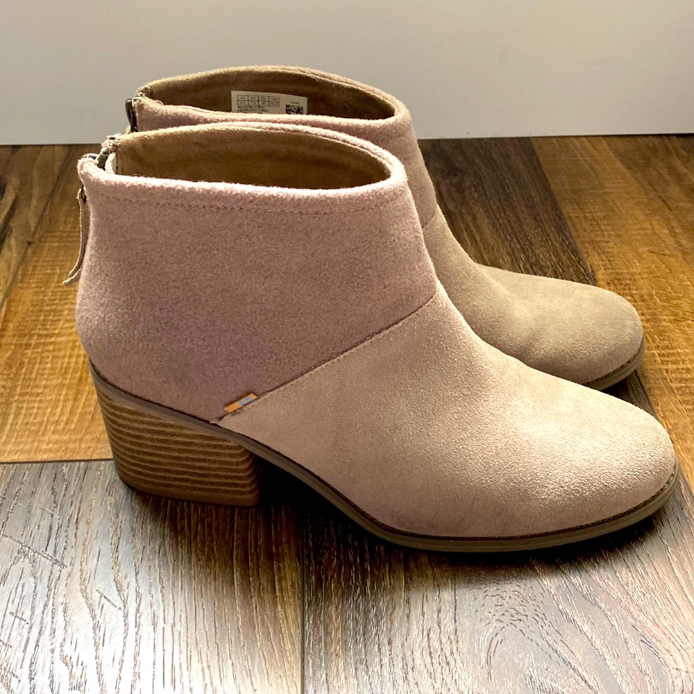 TOMS Lacy Booties Desert Taupe Suede and Felt Women’s 9.5